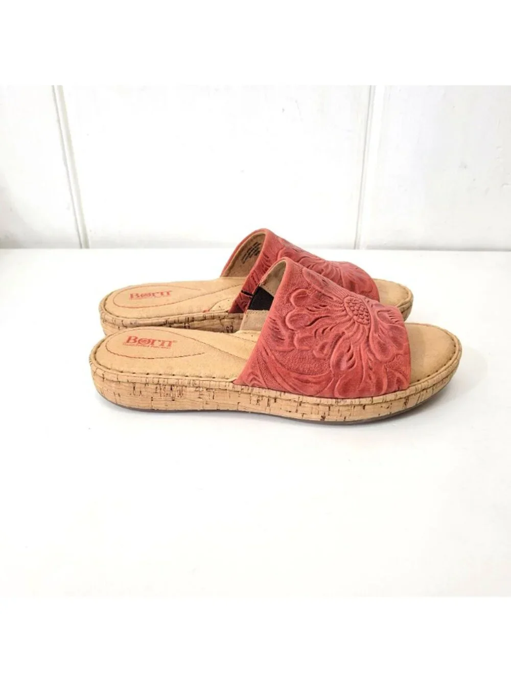 Born Women's Red Floral Embossed Cork Platform Slide Sandals Size 8 - Picture 3 of 11